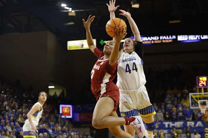 032722_WBB_DavisBr_SDSU_JH5160